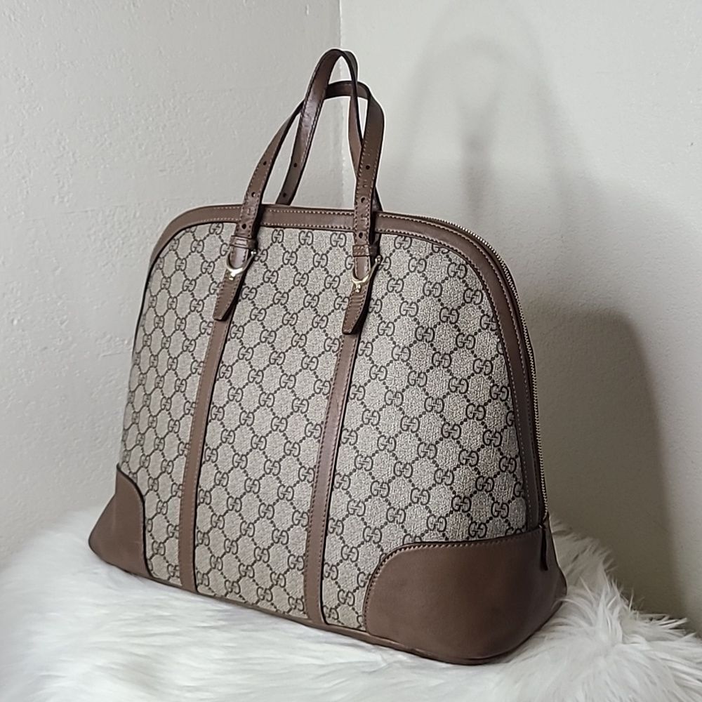 💯 Authentic Gucci Handbag 🍀 - Picture 9 of 16